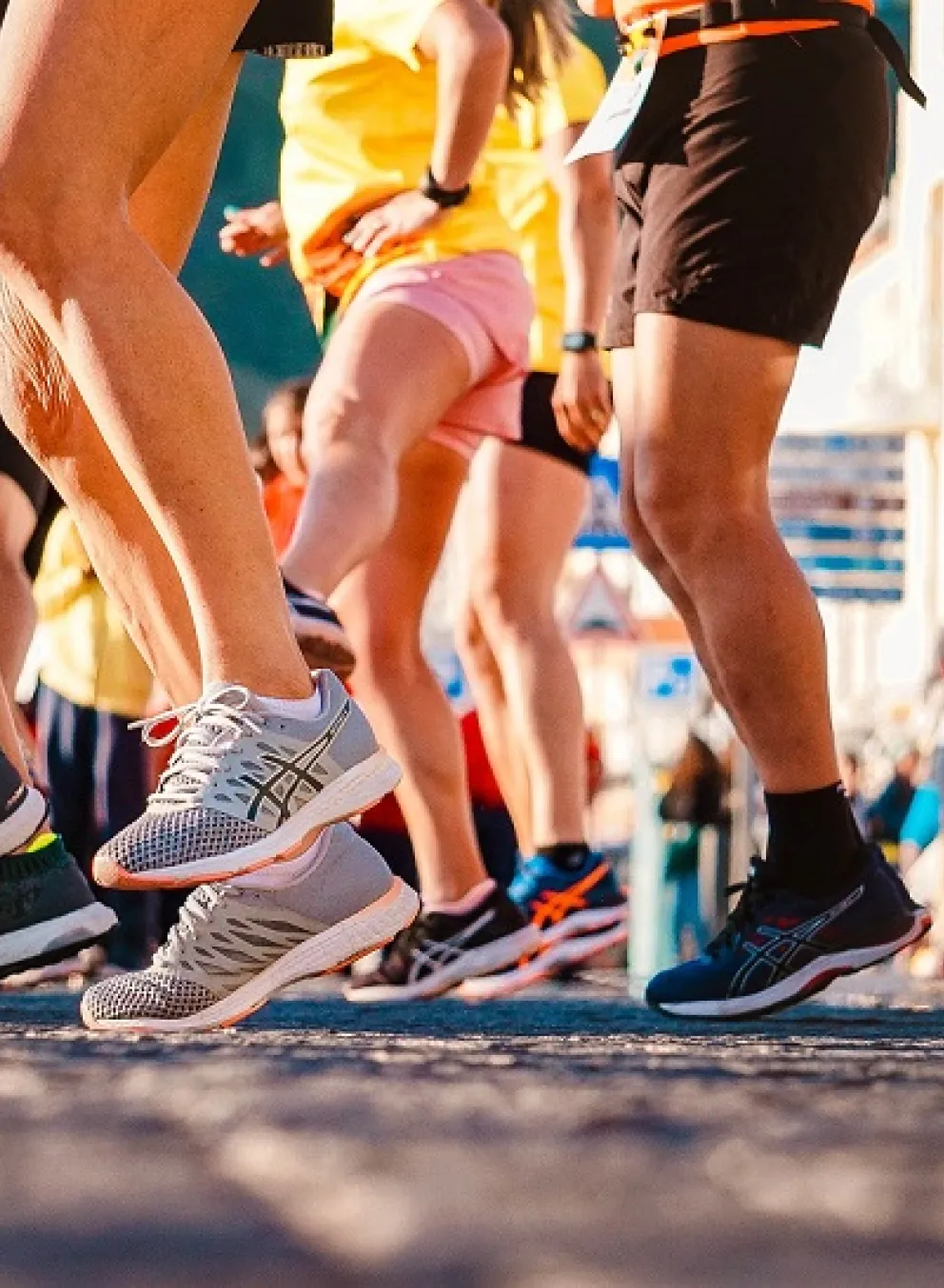 People running together in YMCA Louisville's running group